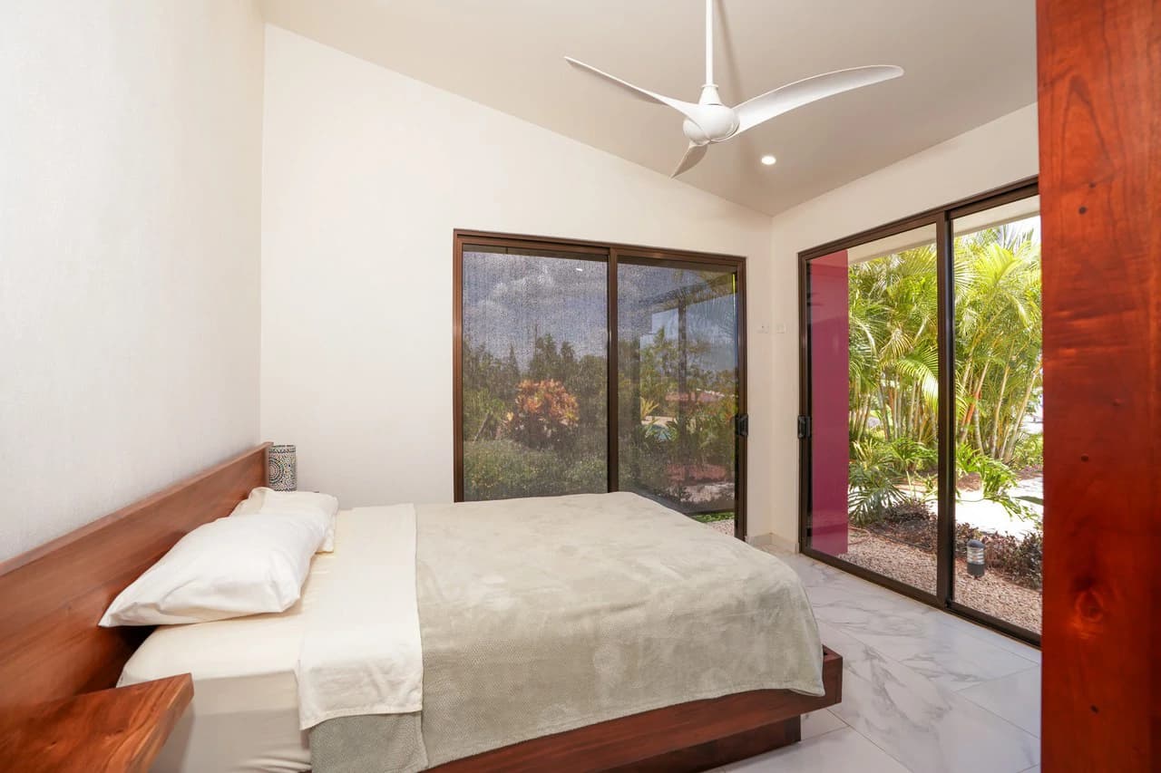 casa pacific: Exclusive Listing | Modern Ocean View Living in carrillo - photo 16