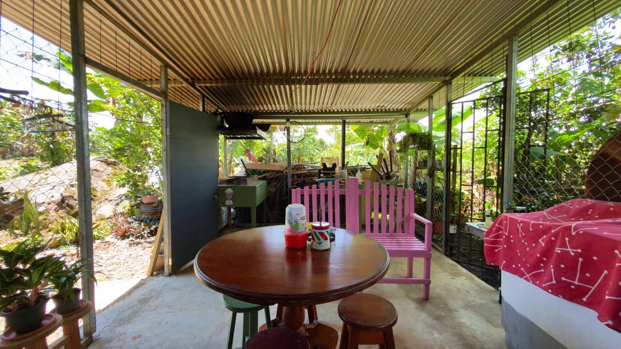 RURAL HOME IN PEACEFUL ENVIRONMENT AT PLAYA VERDE, SANTA ELENA 206 SQM LOT - photo 13