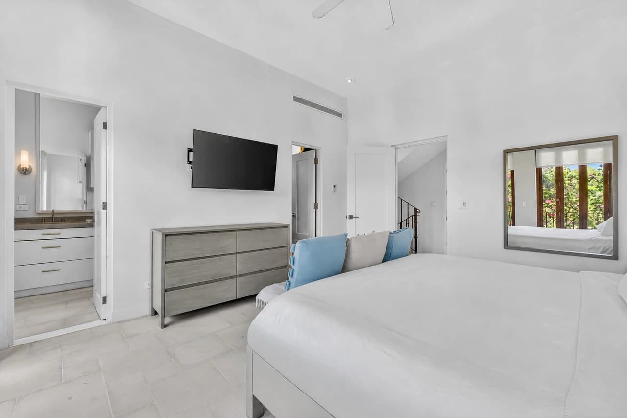25 Paseo Del Mar: Best-Priced Beachfront Home in Las Catalinas - photo 22