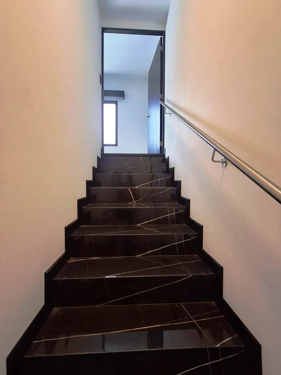 Casa Modern Elegance: 5 Bedrooms...Large Lot and Views! - photo 25