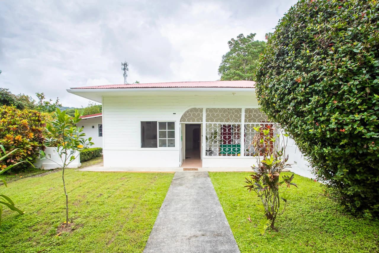 0.81 ACRES – Turn-Key Riverside Business & 3 Bedroom Home Near Dominical!!!: Near the Coast and Riverfront Hotel/Resort/Hostel For Sale in Dominical - photo 38