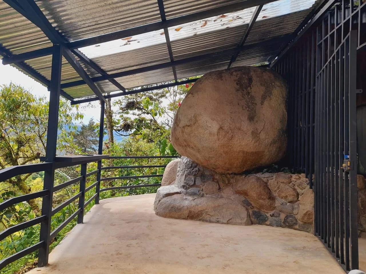 Mountain Retreat with River Views in San Gerardo de Rivas - photo 2