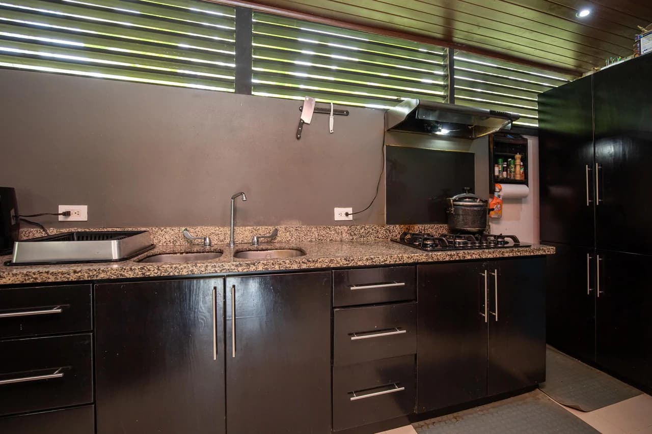 Apartment Hotel with Owners Suite, Fantastic Oportunity for Hostel in Uvita - photo 23