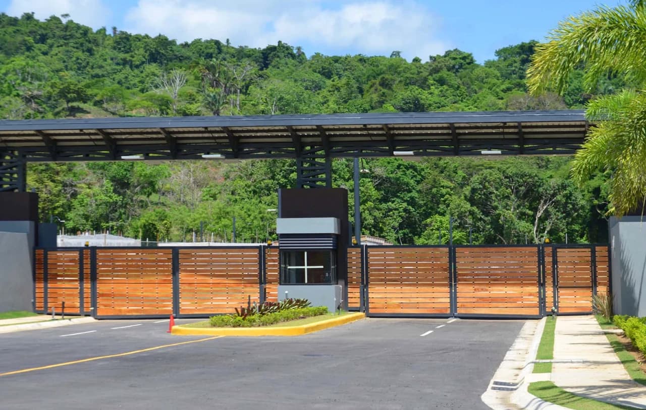 Playa Herradura Costa Rica: Lot in Gated Community Near the Beach. Near the Coast Home Construction Site For Sale - photo 14
