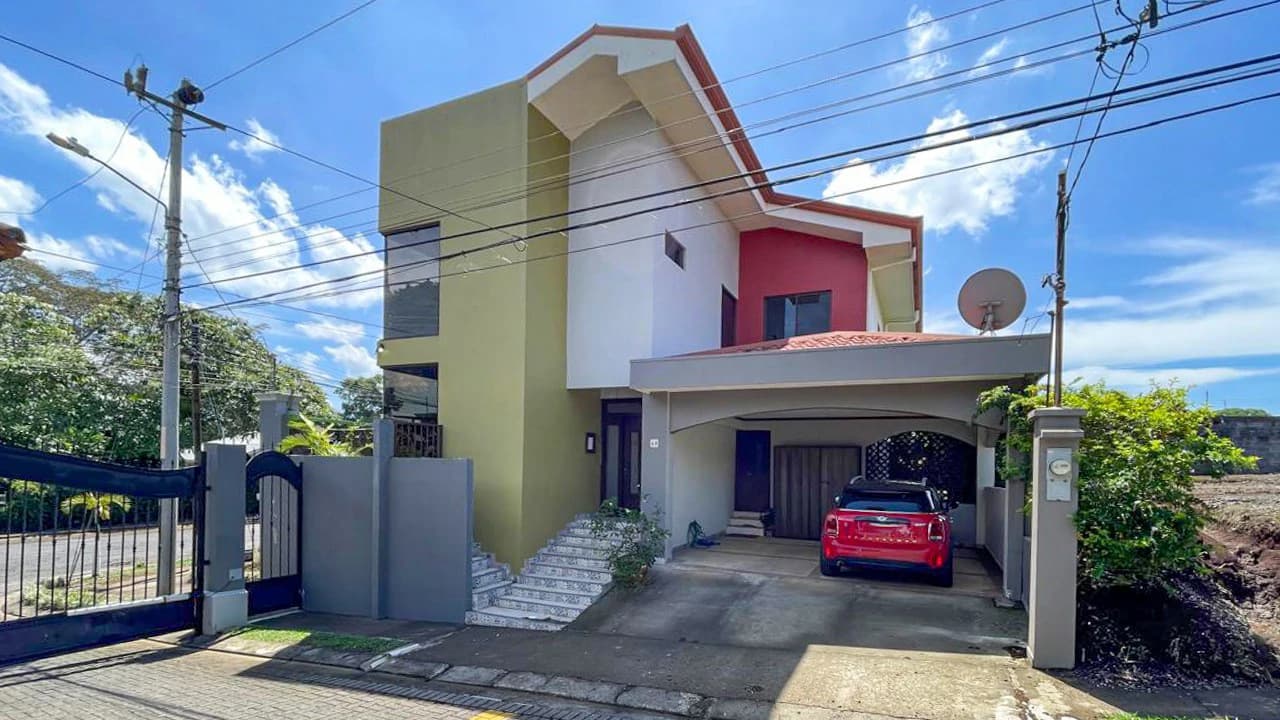 Home for sale or for RENT with furnished -Bosque Alto Condominium- Grecia