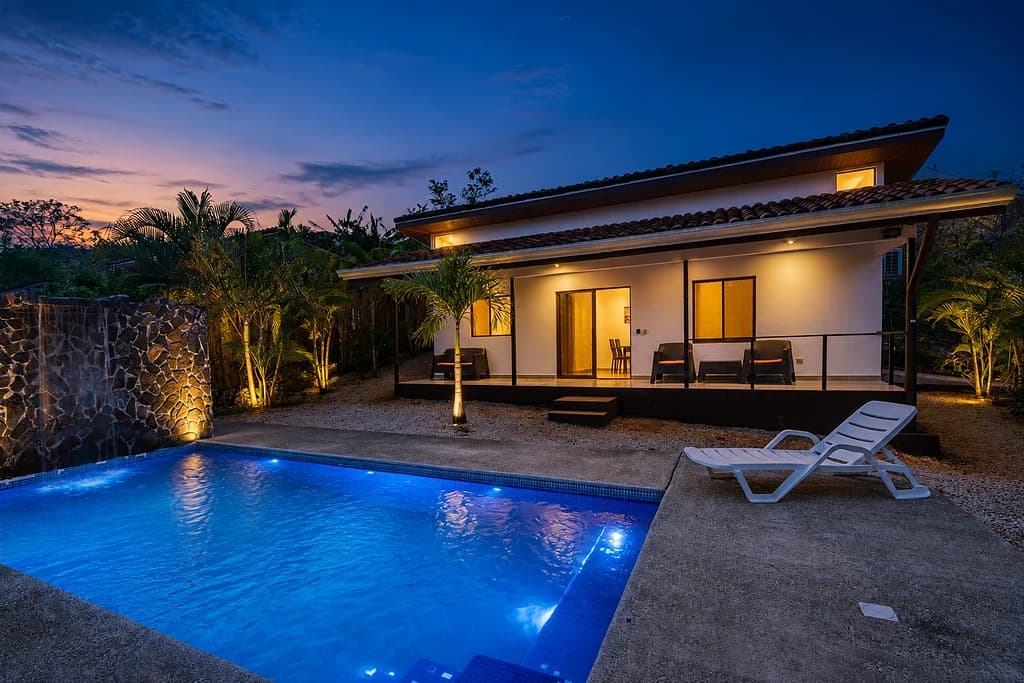 Villa Los Monos: High-Income 9-Unit Rental Property Near Playa Grande - photo 3