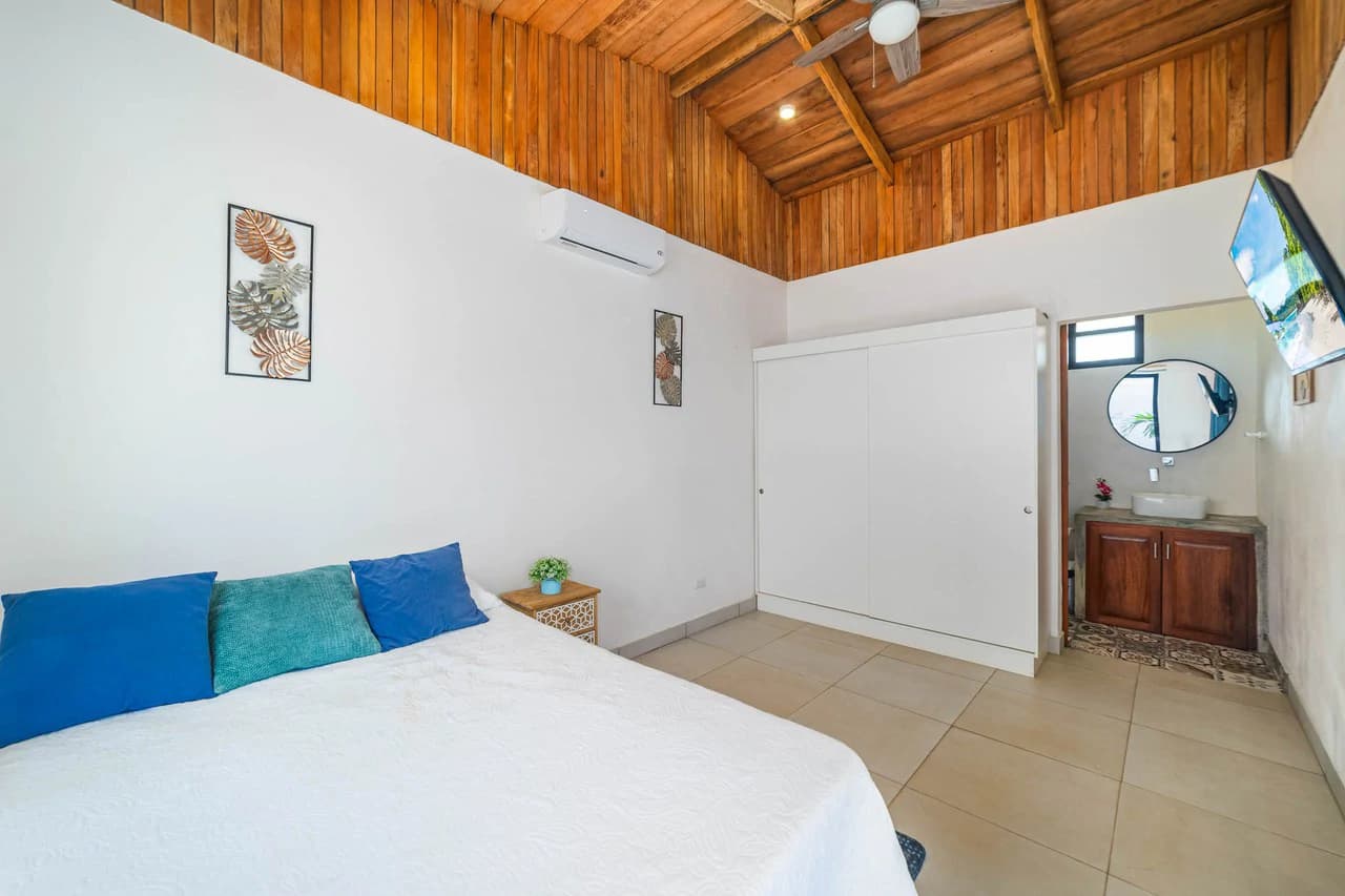 Villa Nanku: Tropical Playa Negra Home with Guest House & Pool - photo 16