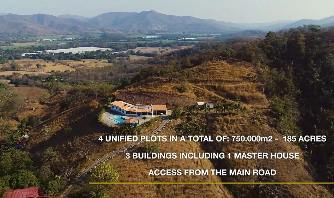 Finca Las Nubes: Amazing 75 Hectare / 185 Acre Finca, with a 300 m2 Main Home and Pool Built above the Clouds - photo 4