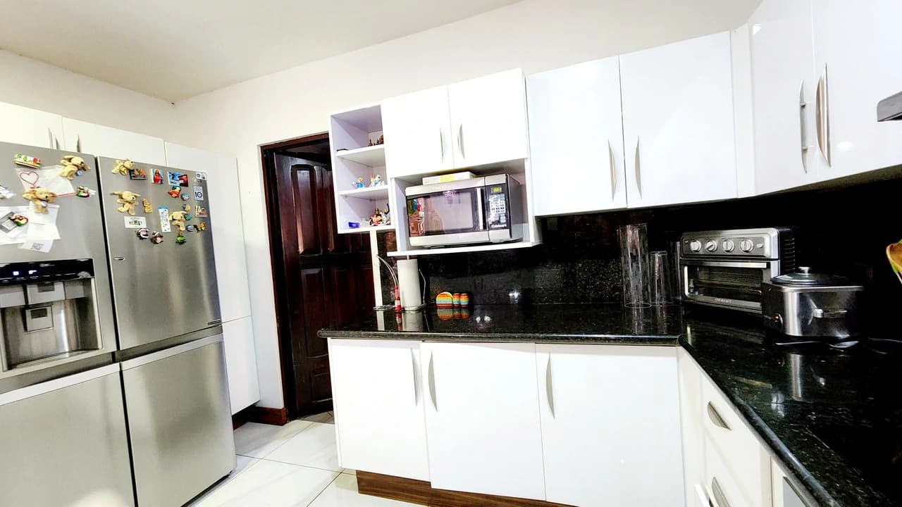 House For Sale in Llorente - photo 12