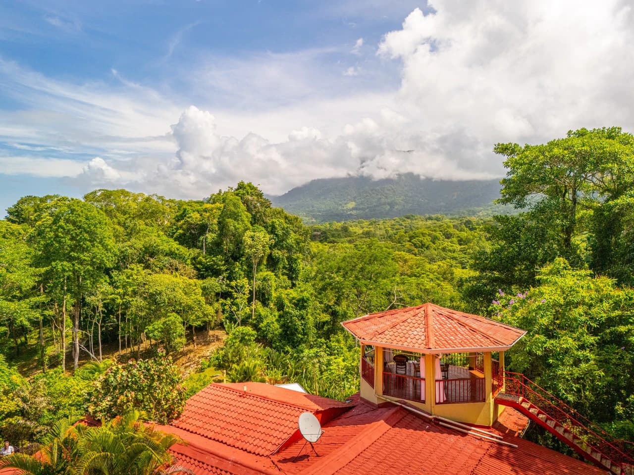Amazing Mountain View and Ocean View House and Guest House on 4.5 Acres of land in Ojochal - photo 4