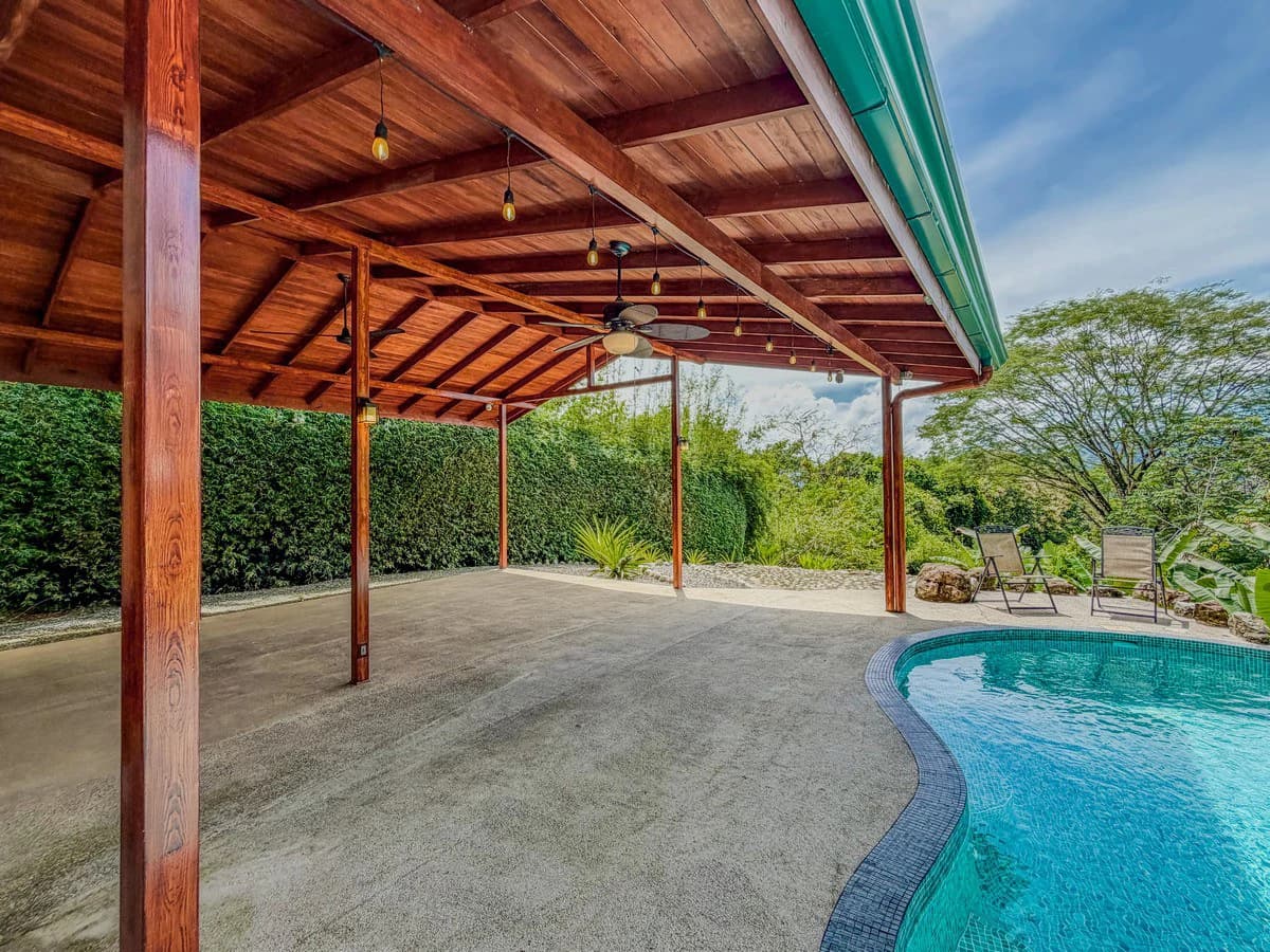 0.8 ACRES- 2 Bedrooms w/ Conversion Potential to 3 Bedrooms, 2 Full Bathrooms, Saltwater Pool, 8min to Dominical, and TWO 4×4 Vehicles Included!!! - photo 5