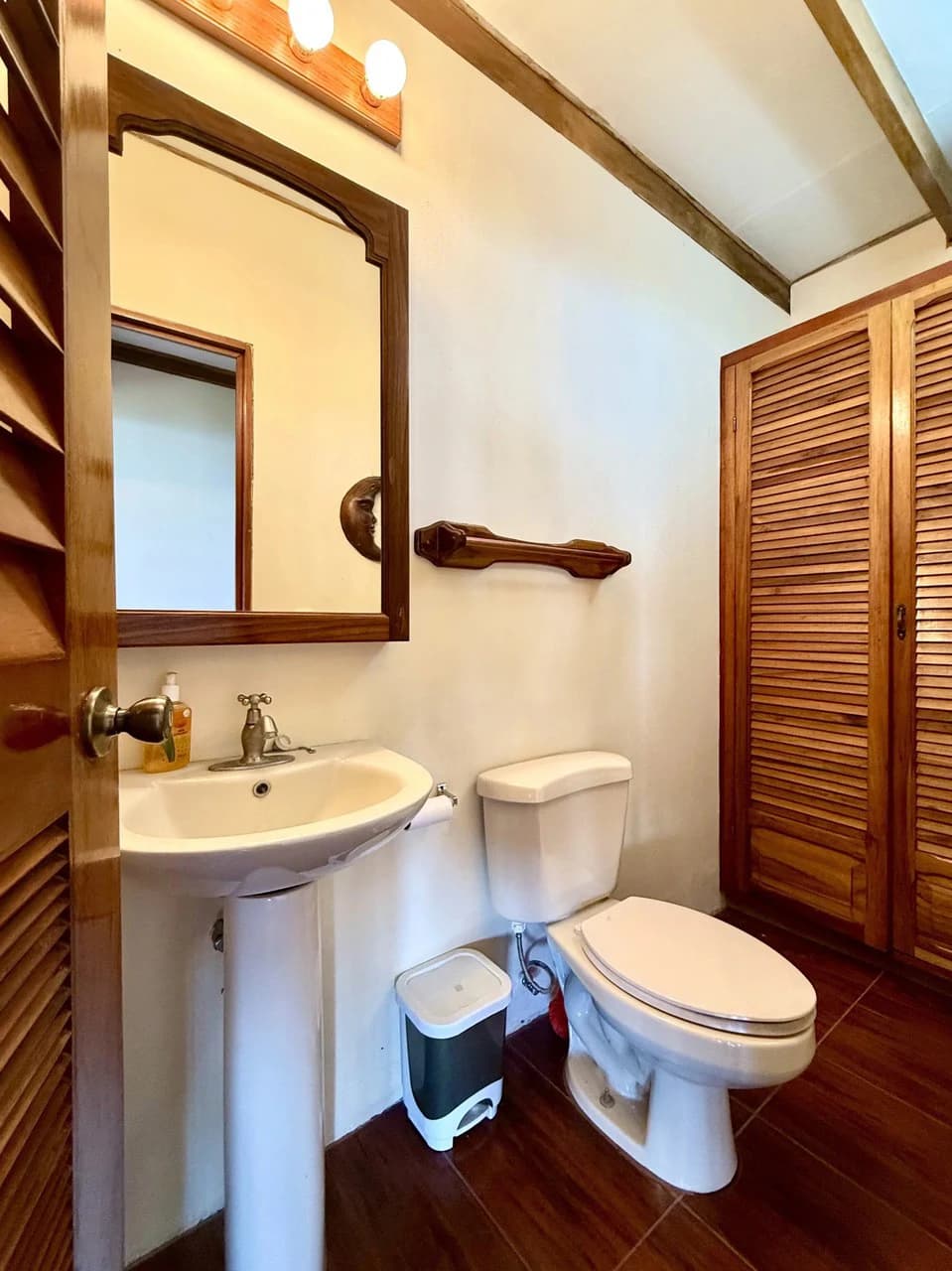 CASA DE LAPAS - OCEAN VIEW: Could you live at the Top of a Mountain in Costa Rica? Because.... now you can! Billion dollar views and LARGE ACREAGE for only $1 Million USD. - photo 46