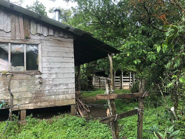 Warm Spring Mountain Property in a tropical landscape and antique wooden house, 50 minutes from Liberia city - photo 11