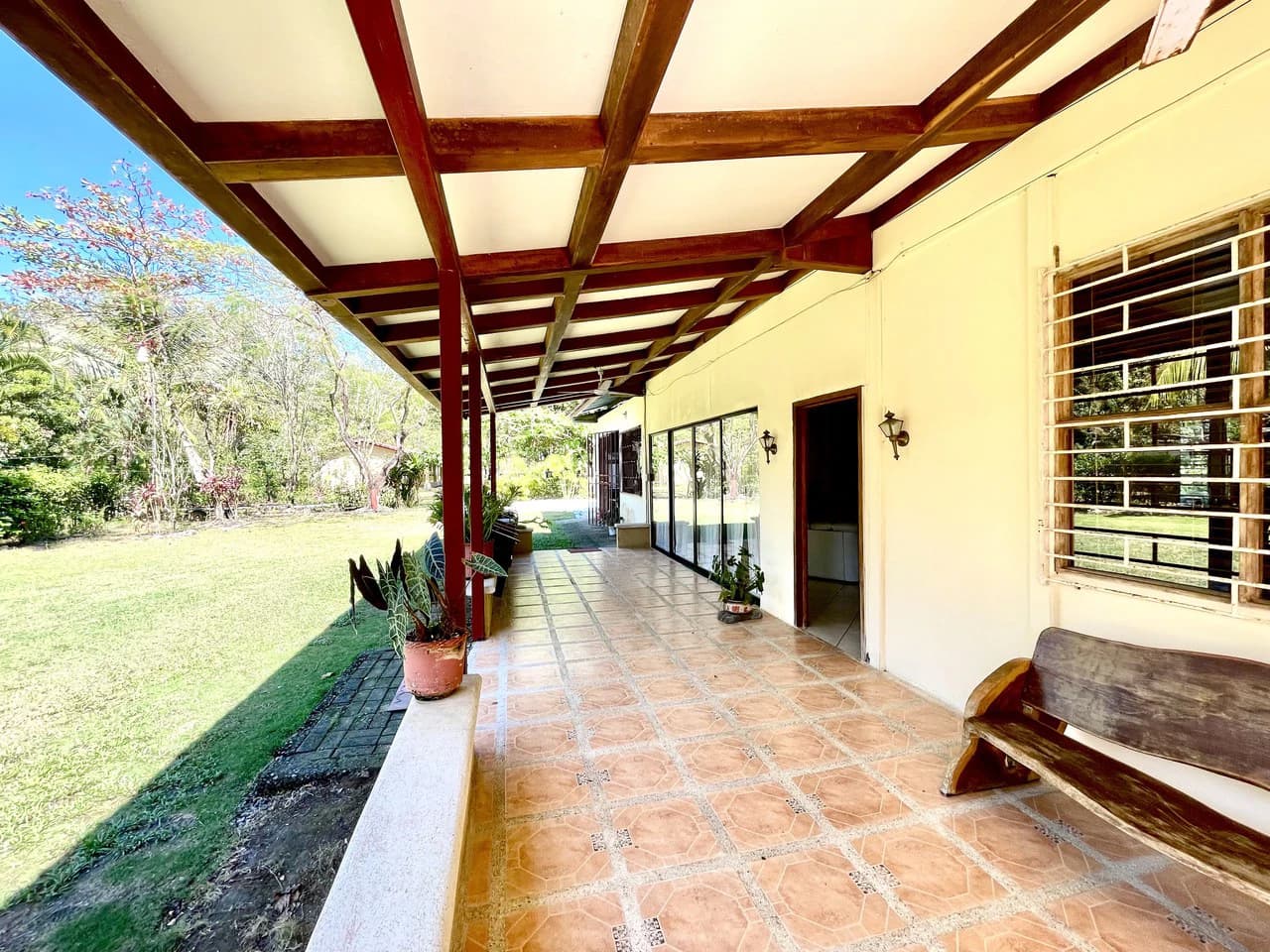 5 cabins and 2 bedrooms house with 2 pools - Multiplex for Sale in Tarcoles, Puntarenas Costa Rica - photo 2