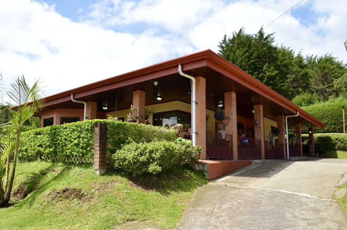 Property for sale with the 3 houses in San Rafael - photo 7