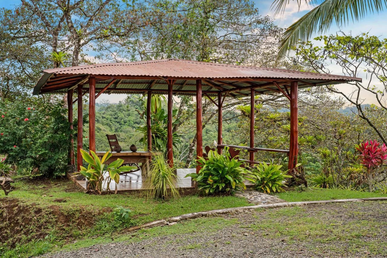 Casa Sol: Exceptionally Private Home with Panoramic Ocean, Mountain & Sunset Views - photo 30