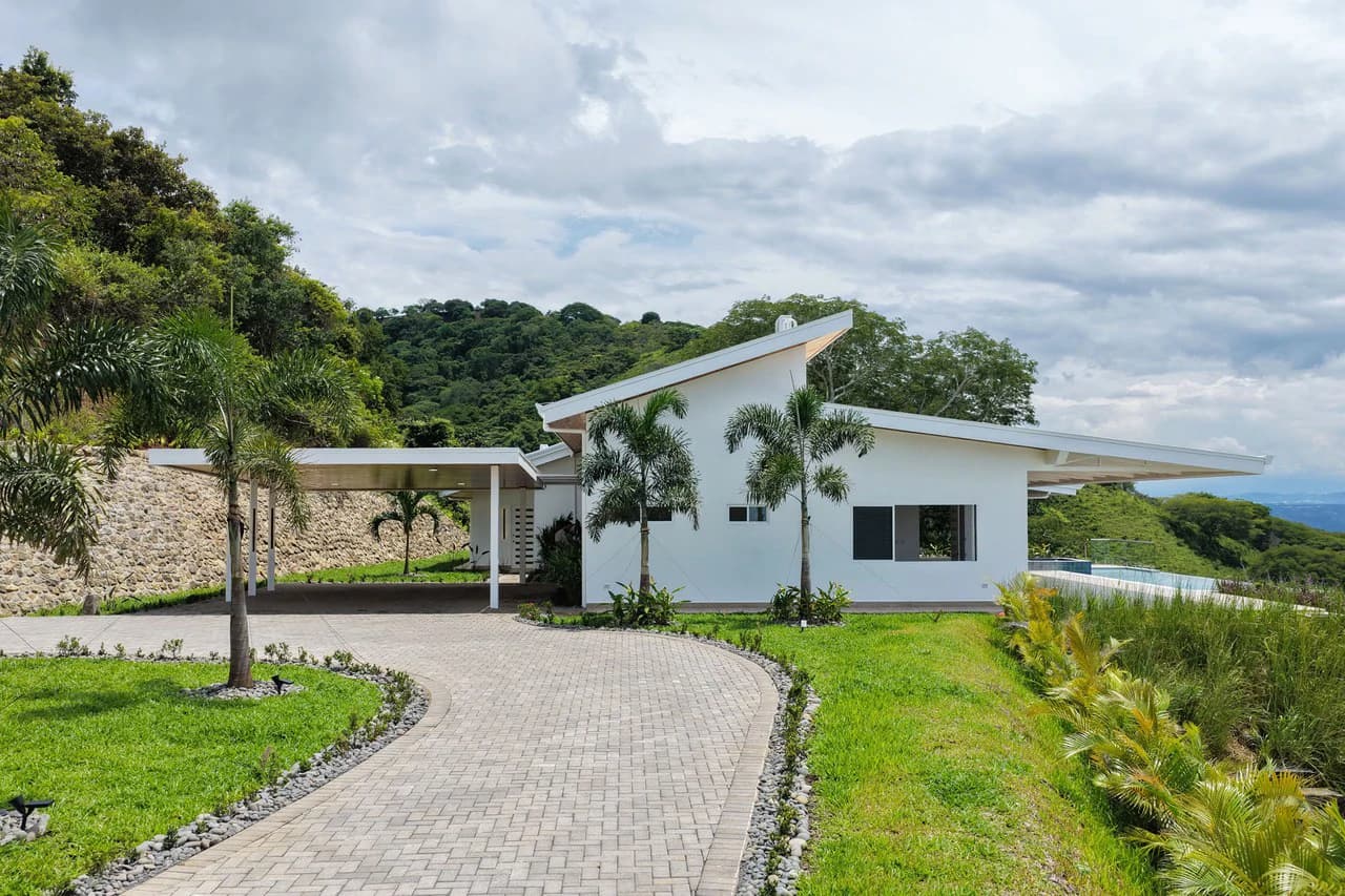 Brand-New Home for Sale in Vista Guácimo, Atenas | Infinity Pool | 180° Views - photo 6