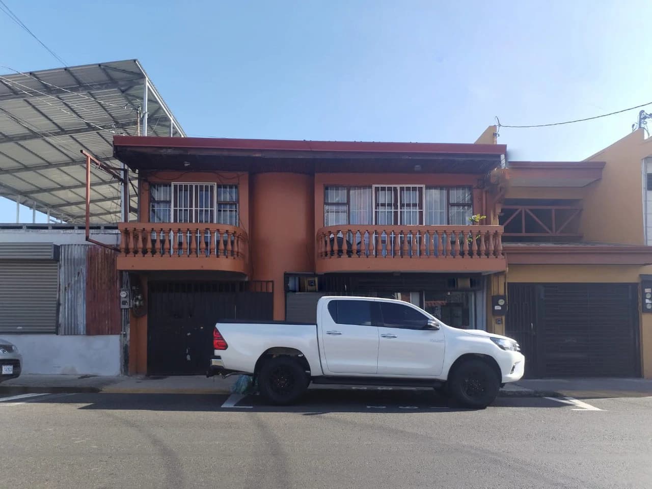 Commercial building for sale downtown Grecia: Mixed Use Building For Sale in Grecia