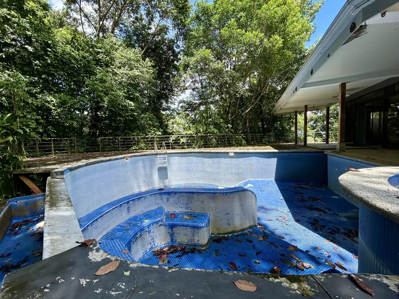 Fixer-Upper Home with an studio Office in Palmar Norte on a 7.58 Acres Property - photo 66