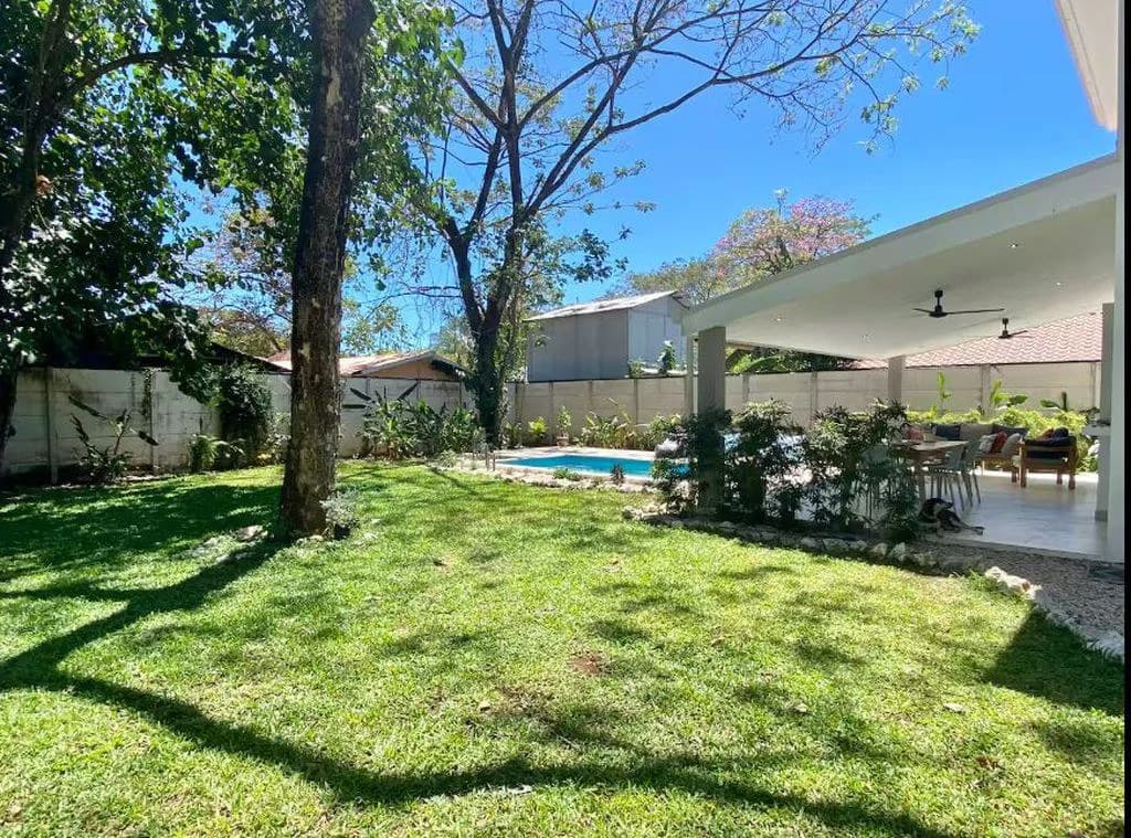 Casa Joya: Turnkey Modern Home with pool – Prime Location & Rental Income - photo 3