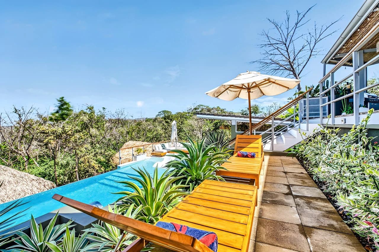 Casa Pochote: Artisan Luxury Villa Near Tamarindo | Pool, Jacuzzi & Langosta Beach Club Membership Included - photo 47
