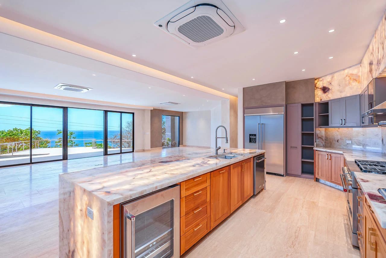 El Palacete Flamingo: 7BR Luxury Home with Vast Ocean Views