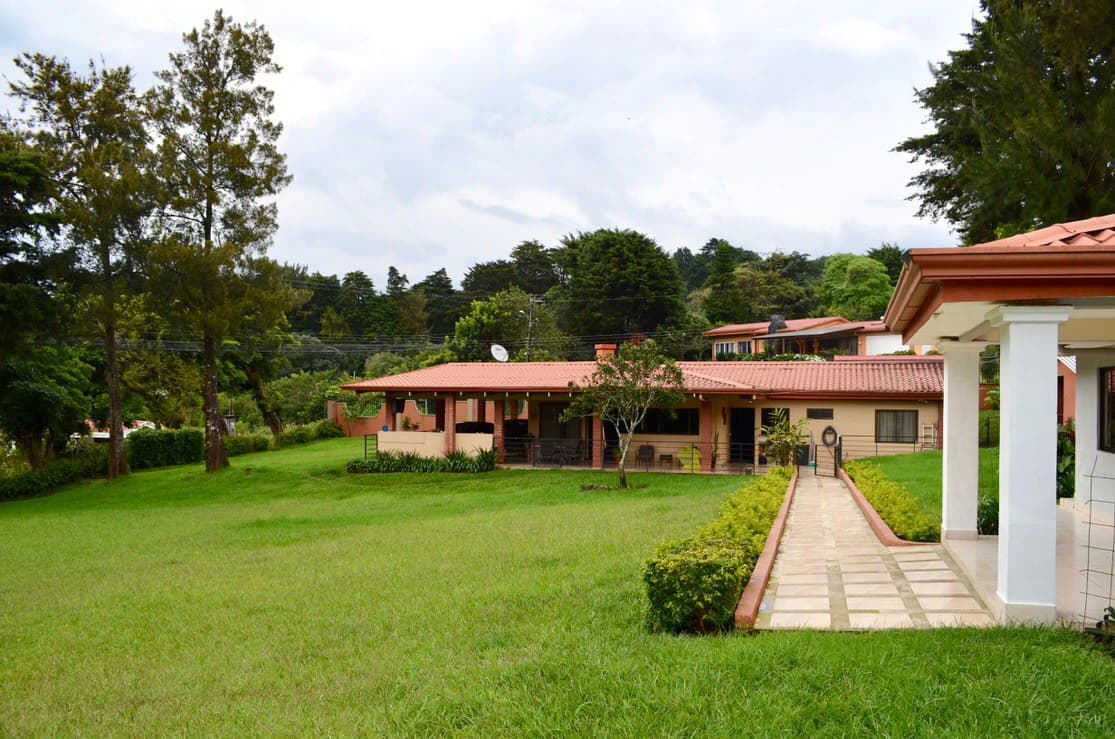 Residencial El Castillo: Property for sale with 2 houses and 3400 sqm2 of land - photo 7
