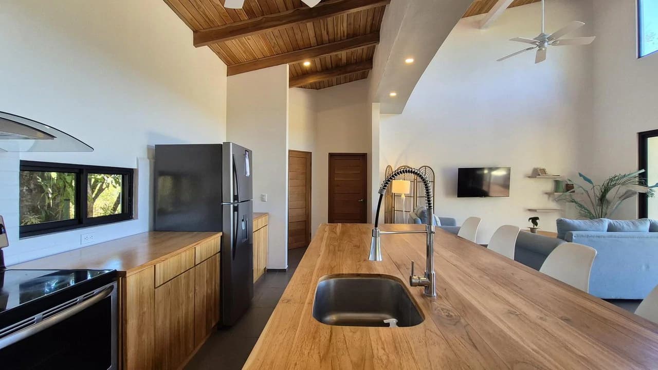 Casa Happy Eden: Elegant Ocean View Villa with Infinity Pool in Exclusive Boca del Toro – minutes from Carillo Beach - photo 8