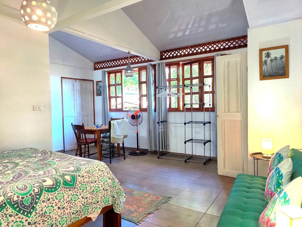 Charming 6 Bd/5 Ba Multi-Unit Rental Property - A Versatile Investment Opportunity - photo 6