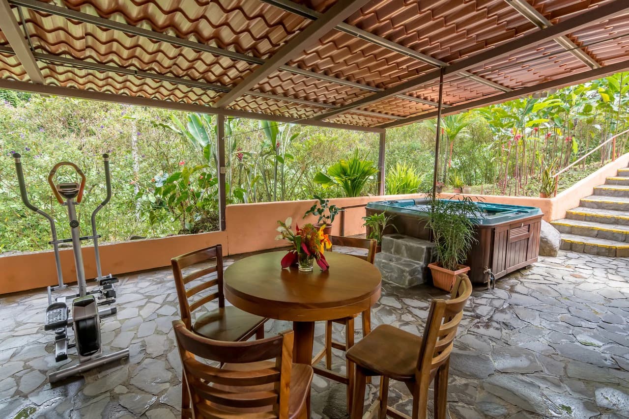 Nepenthe B&B: Hotel / B&B in the Rain Forest with spectacular views of Lake Arenal & Volcano. - photo 7