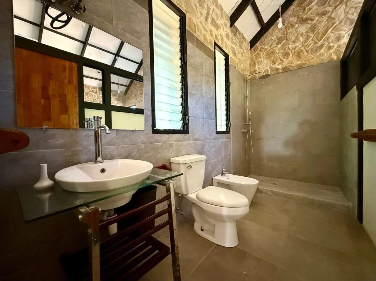 STONE CASTLE: $622,000 USD Your very own "Private Stone Castle" in Costa Rica's Blue Zone. - photo 22