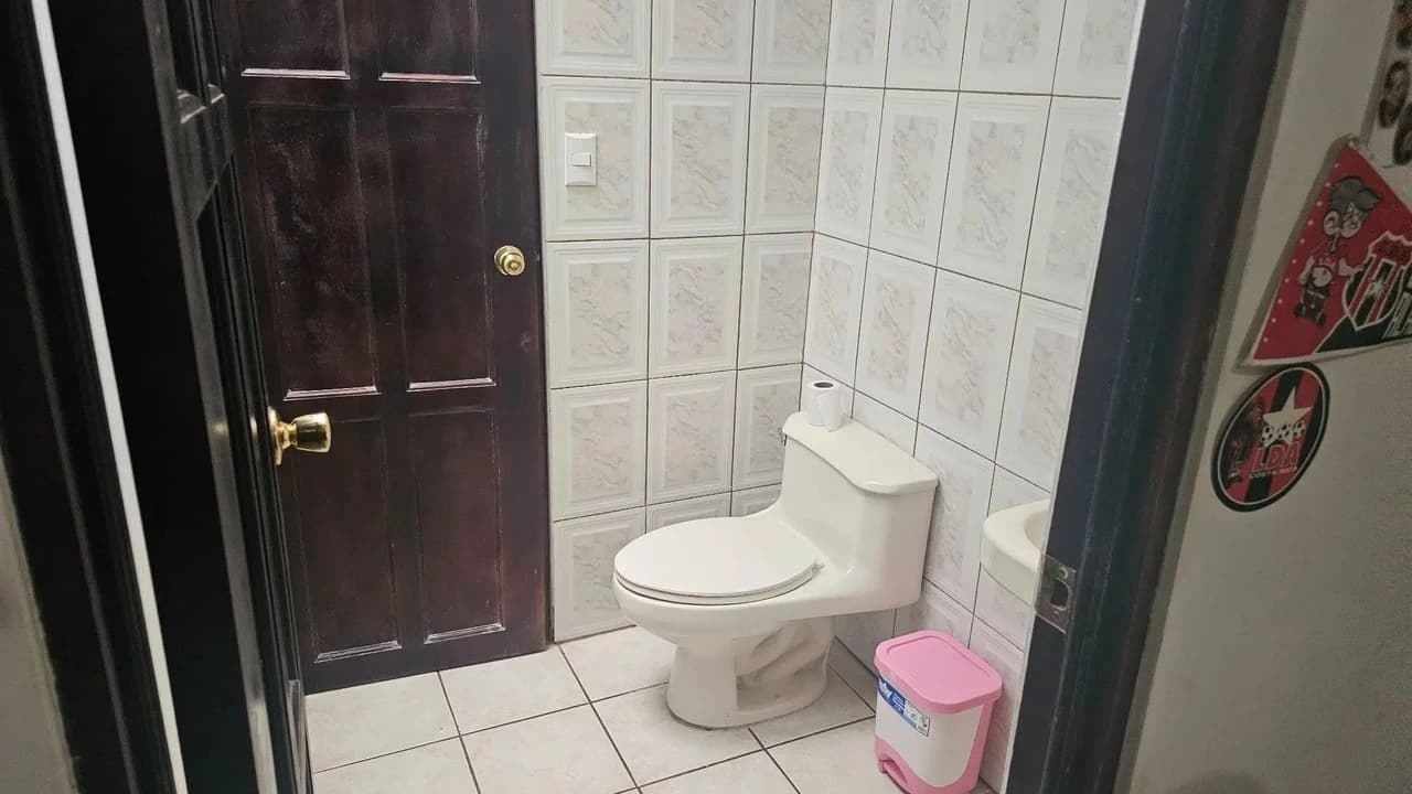Spacious 6-Bedroom Family Home in Residencial Saint Clare, Moravia - photo 4