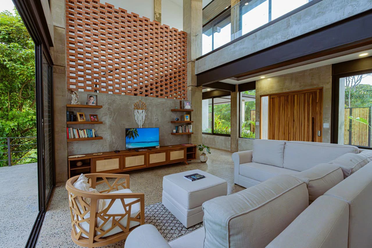Casa Las Brisas Stunning Whale’s Tail Ocean View Home in Uvita - photo 13