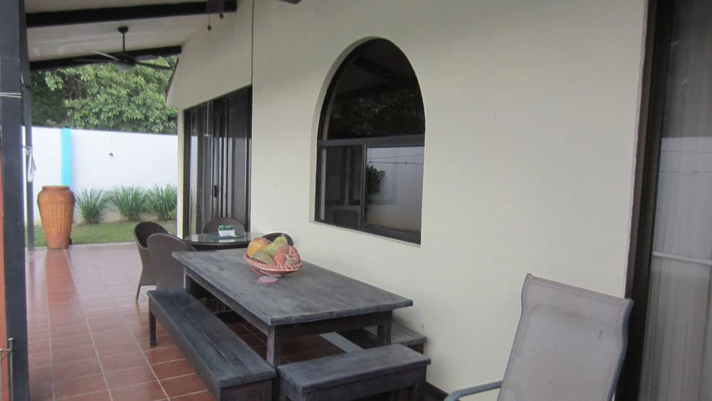 C144: Fully Equipped 3 Bedroom House With Charming Mediterranean Style Located In Gated Residential - photo 4