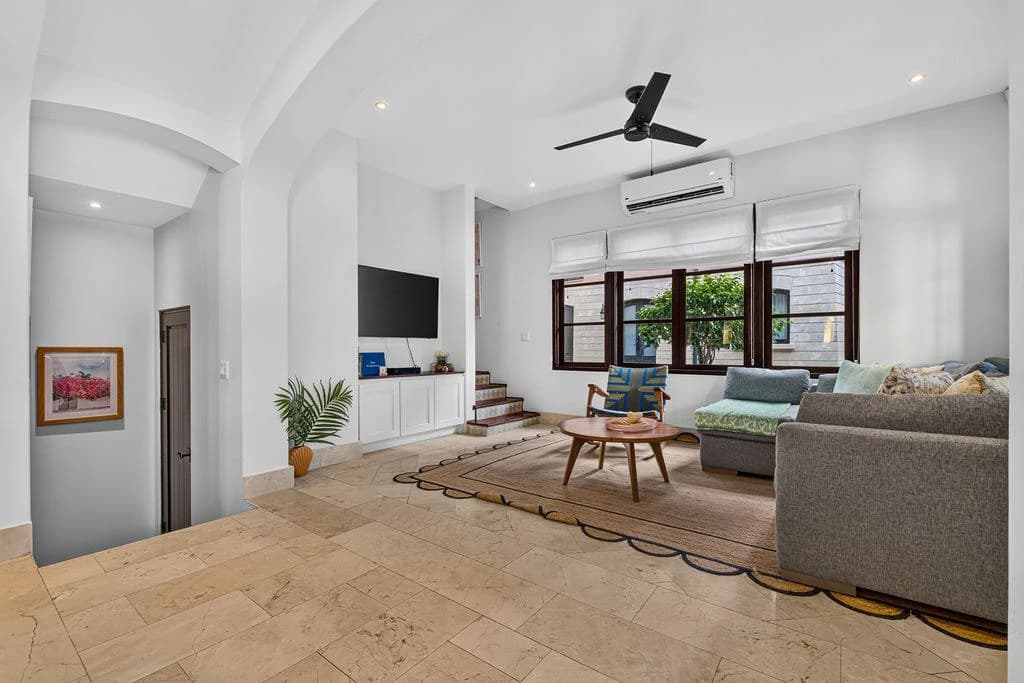 16 Calle La Ronda: Renovated Three-Bedroom Home Steps from Playa Danta - photo 15