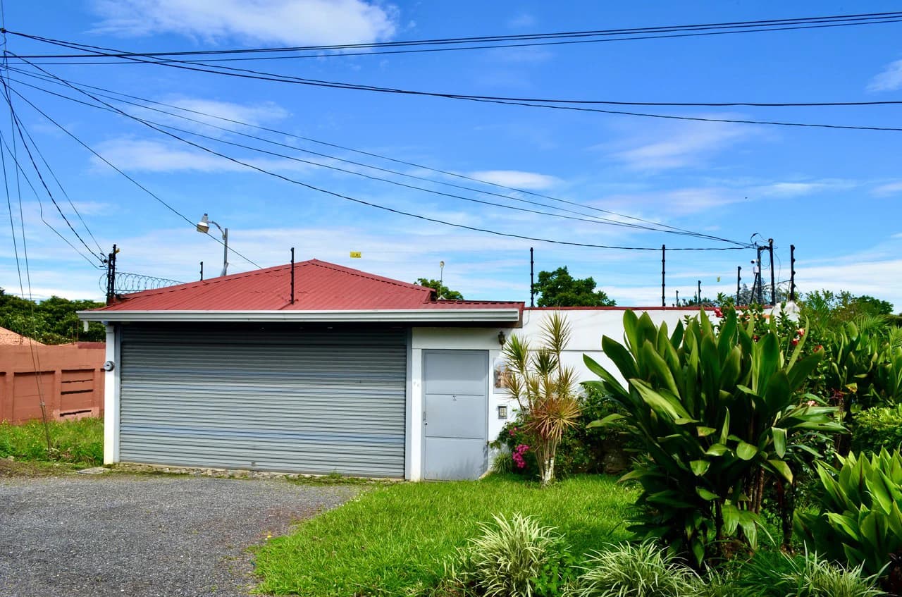 Beautiful one story house in San Luis, Santo Domingo, Costa Rica - photo 49