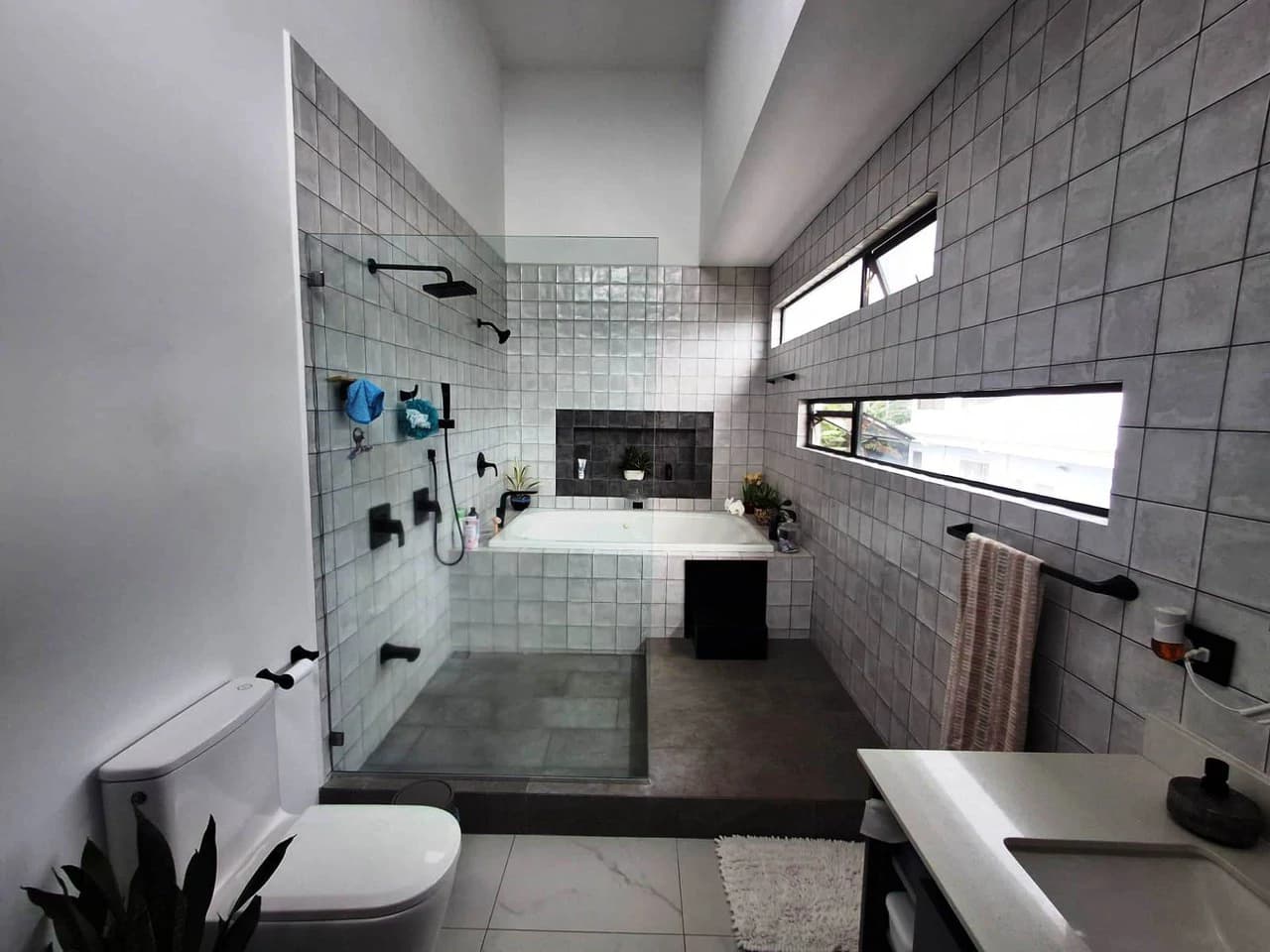 Casa Modern Elegance: 5 Bedrooms...Large Lot and Views! - photo 16