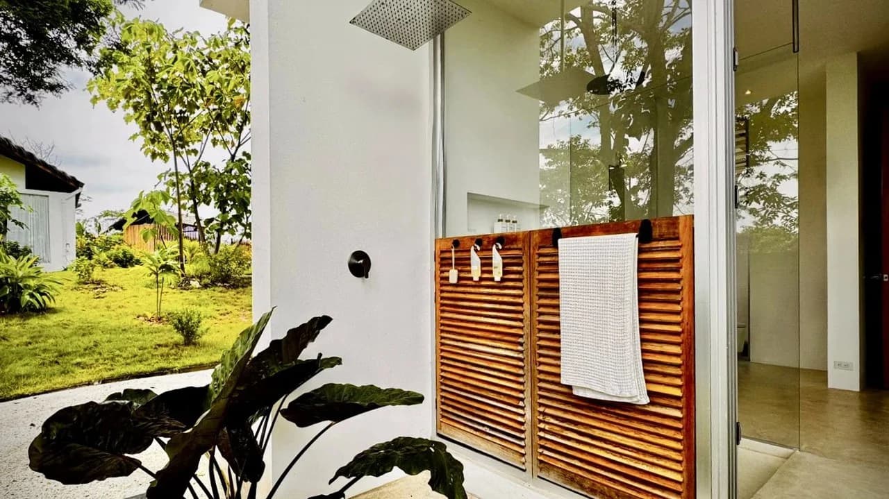 Casa Lilith: $1.39 Million - Luxury Jungle Estate with Guest House in The Ark Community, Santa Teresa Costa Rica - photo 16