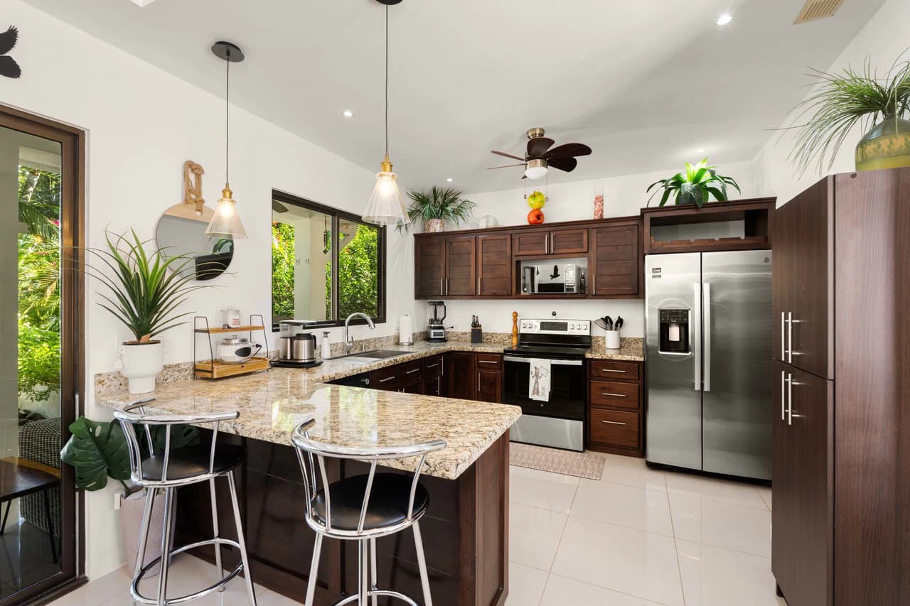 Casa Suerte: Modern 2-Bedroom Tropical Home with Pool Near Playa Potrero and Flamingo Marina - photo 4