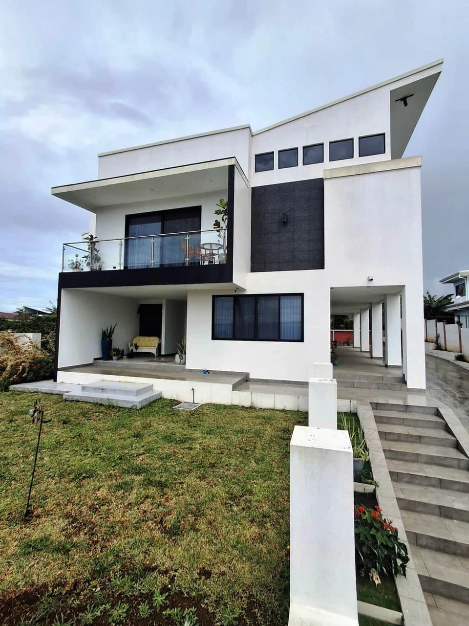 Casa Modern Elegance: 5 Bedrooms...Large Lot and Views! - photo 11