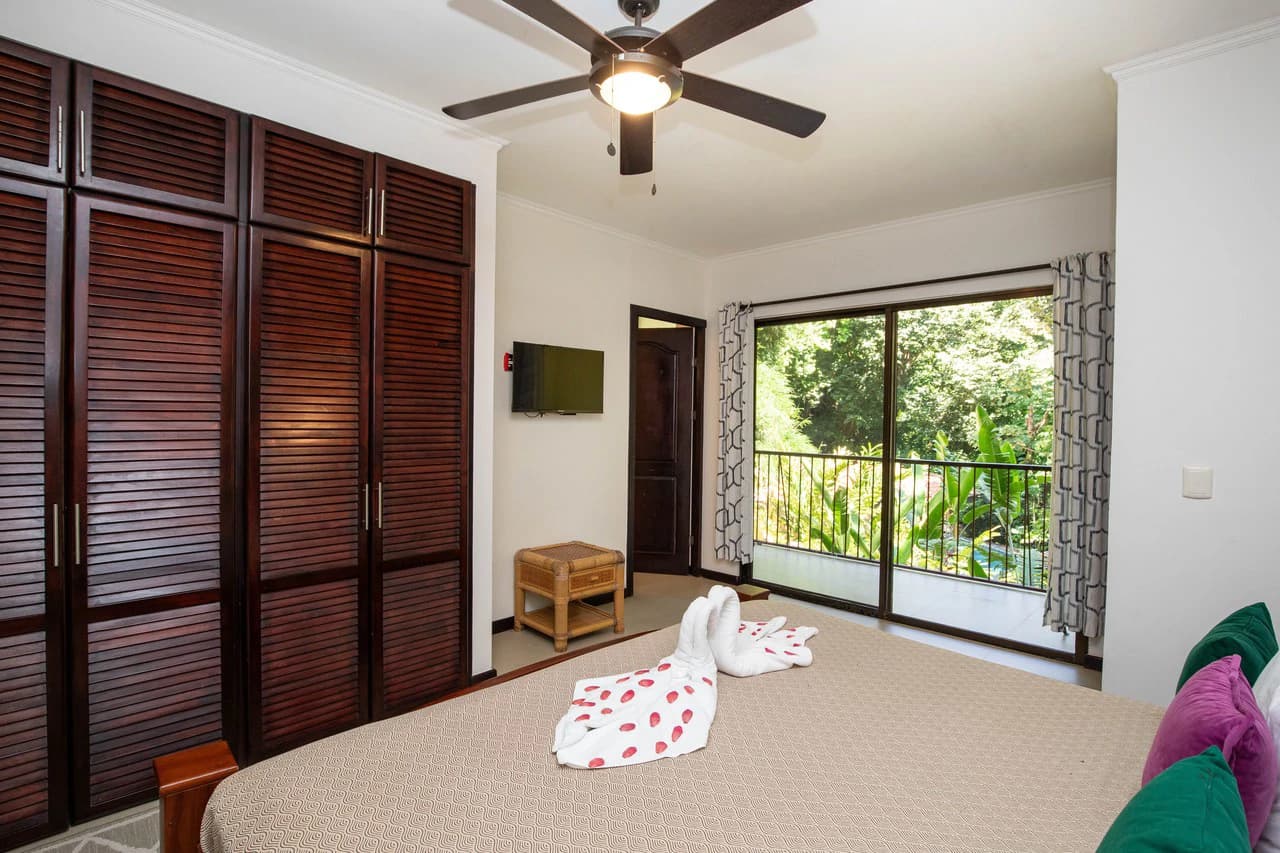 Manuel Antonio 3 bedroom- 3 bath with pool in Gated Development - photo 32