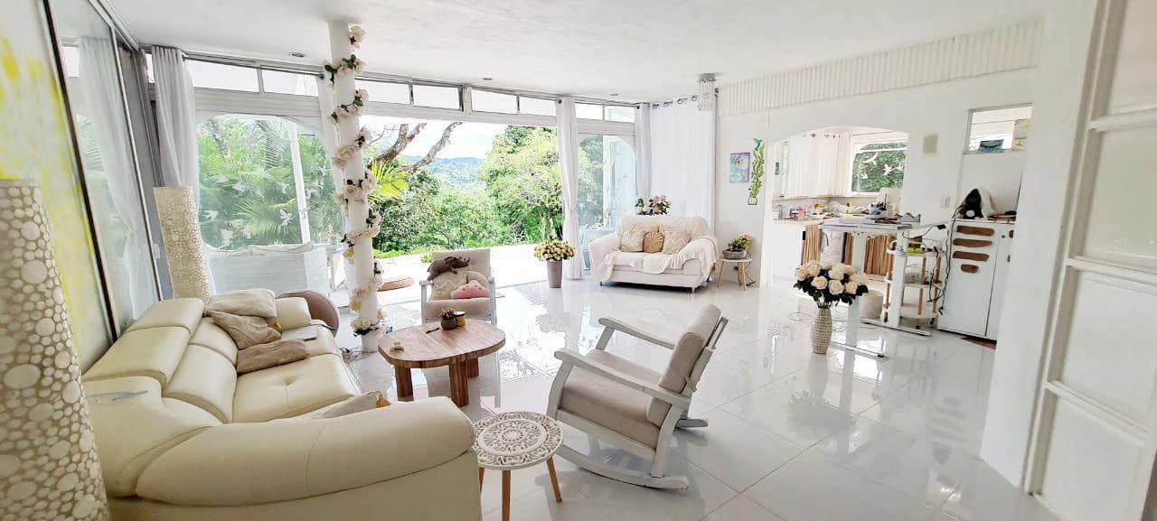 VILLA VIDA TRANQUILA - Modern Bright Home just above Lake Shore - photo 6