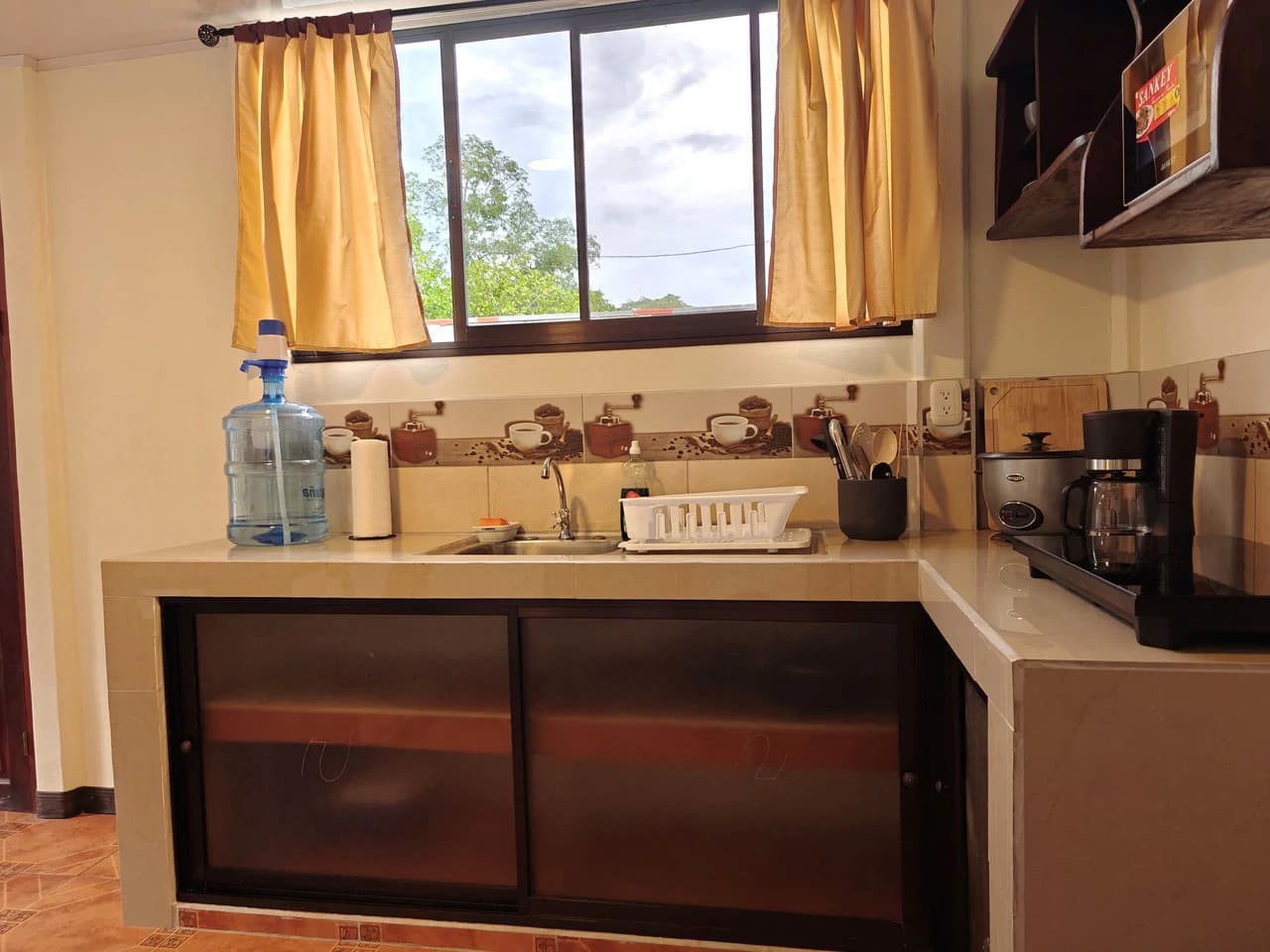 3 Bd/3 Ba - Triplex Apartment with Pool: in Hone Creek - photo 11