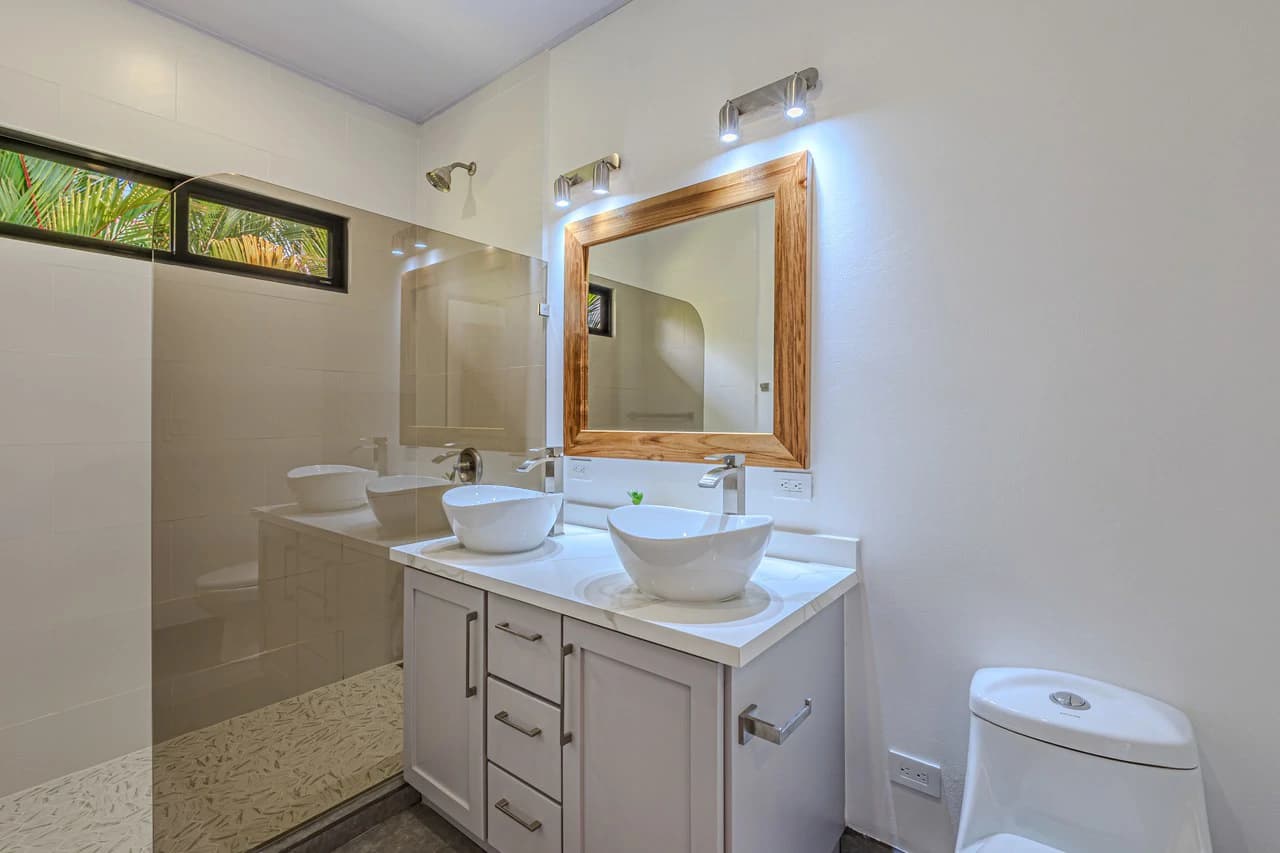 CHONTALES NEW VILLA WITH PANORAMIC OCEAN AND MOUNTAINS VIEWS: Mountain Villa For Sale in Ojochal - photo 17