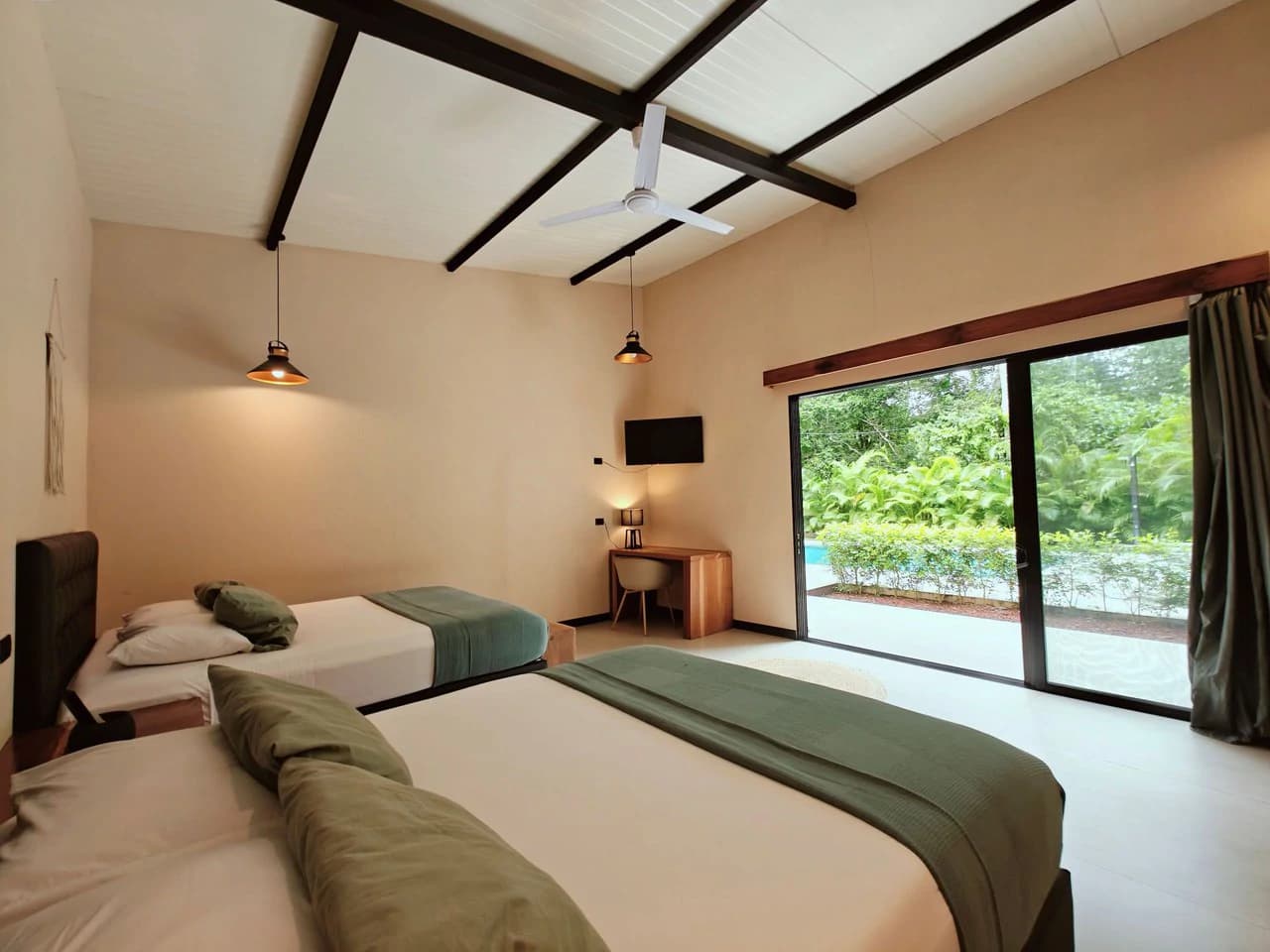 ID 751: Turn-Key Villa with Proven Income Near Cahuita National Park – Main House, Casita, and Stunning Pool on Over Half an Acre - photo 21