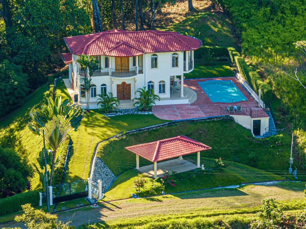 Elegant 3 Bedroom + Office Jungle Home in Puesta Del Sol, Ojochal - photo 6