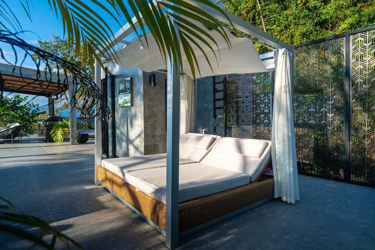 Casa Moon Diablo: Iconic Ocean View Luxury Estate with Infinity Pool, Rooftop Patio, Gym & Sauna in Manuel Antonio - photo 64