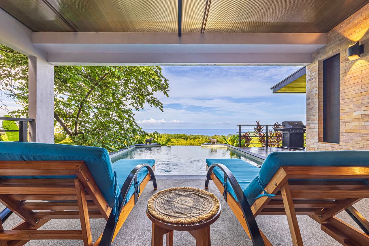 Casa Markissa: Luxury Oceanview Villa with Proven Rental Income. - photo 26