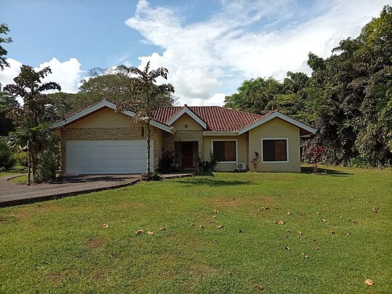 Amazing Home on Huge Lot Near the Beach - photo 1