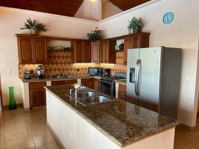 5.2 ACRES – 2 Bedroom Home With 60 Ft Infinity Lap Pool, 1 Bedroom Guest House, Fabulous Ocean View, Mature Fruit Trees!!! - photo 16